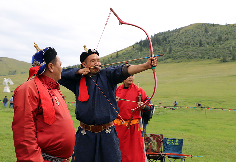 Mongolian archery